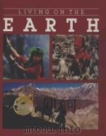 LIVING ON THE EARTH     PDF电子版封面     